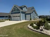 411 Summerhouse Drive, Holly Ridge, NC 28445 — 4-bedroom waterfront home in Summerhouse On Everett Bay, Holly Ridge, NC, photo 3 of 73: IMG_6526