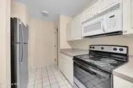 311 N 2nd Street Apt H, Wilmington, NC 28401 — 1-bedroom condo in Pontiac Place Condominums, Wilmington, NC, photo 11 of 25: 009_img_0343_268