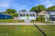 110 S 11th Street, Wilmington, NC 28401 — 2-bedroom home in Downtown, Wilmington, NC, photo 2 of 32