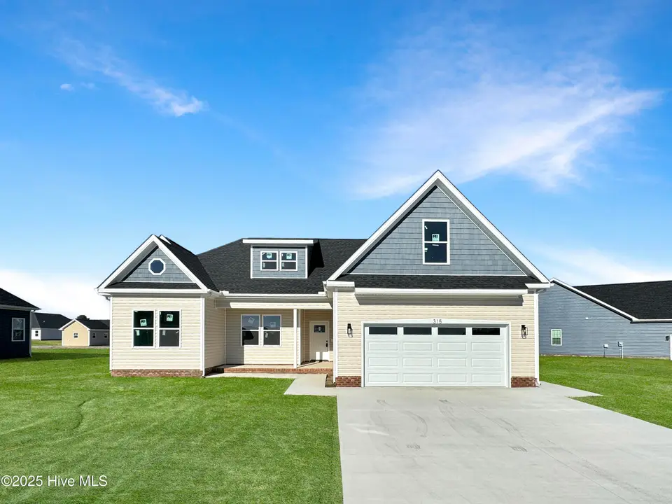 1061 Staysail Drive, Elizabeth City, NC 27909 — 4-bedroom home in Tooley Harbor, Elizabeth City, NC, photo 1 of 30: Front of Home