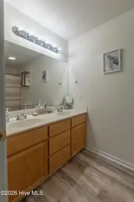 206 Hominy Court, Hubert, NC 28539 — 3-bedroom home in Ole Mill Village, Hubert, NC, photo 11 of 27: Primary bath
