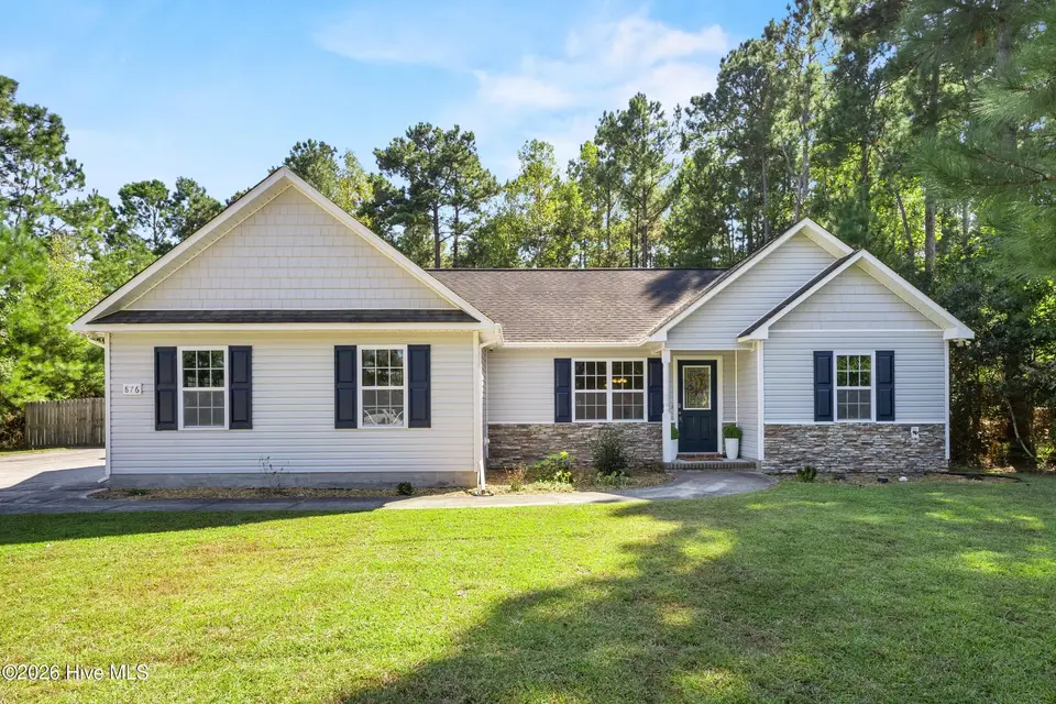 876 Old Folkstone Road, Sneads Ferry, NC 28460 — 3-bedroom home in Glenwood, Sneads Ferry, NC, photo 1 of 32: 1_front exterior