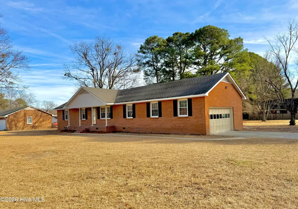2131 Brinson Street, Kinston, NC 28504 — 3-bedroom home in Castle Oaks, Kinston, NC, photo 1 of 78: IMG_3774