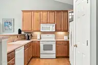 5006 Carleton Drive Unit 137, Wilmington, NC 28403 — 3-bedroom townhome in Carleton Place, Wilmington, NC, photo 9 of 34
