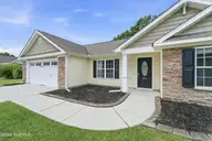 210 Jasmine Lane, Jacksonville, NC 28546 — 3-bedroom home in Aragona Village, Jacksonville, NC, photo 9 of 52