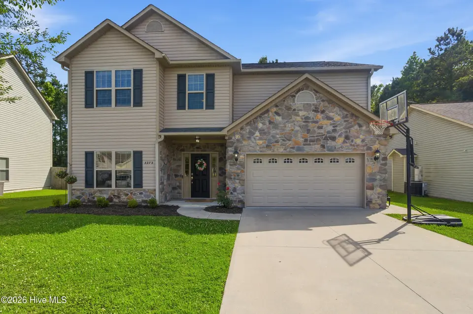 3279 Austin Avenue, New Bern, NC 28562 — 4-bedroom home in Longleaf Pines, New Bern, NC, photo 1 of 41: 1_img_9084