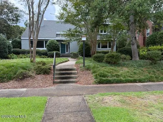 2830 Hydrangea Place, Wilmington, NC 28403 — 4-bedroom home in Oleander Extension, Wilmington, NC, photo 1 of 29: Front