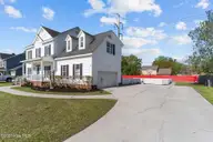 604 N Colony Circle, Wilmington, NC 28409 — 4-bedroom home in Middleborough, Wilmington, NC, photo 4 of 52: 42-web-or-mls-DSC00837_1