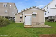 510 W Bogue Boulevard, Atlantic Beach, NC 28512 — 3-bedroom home, Atlantic Beach, NC, photo 3 of 55: 510 W Bogue