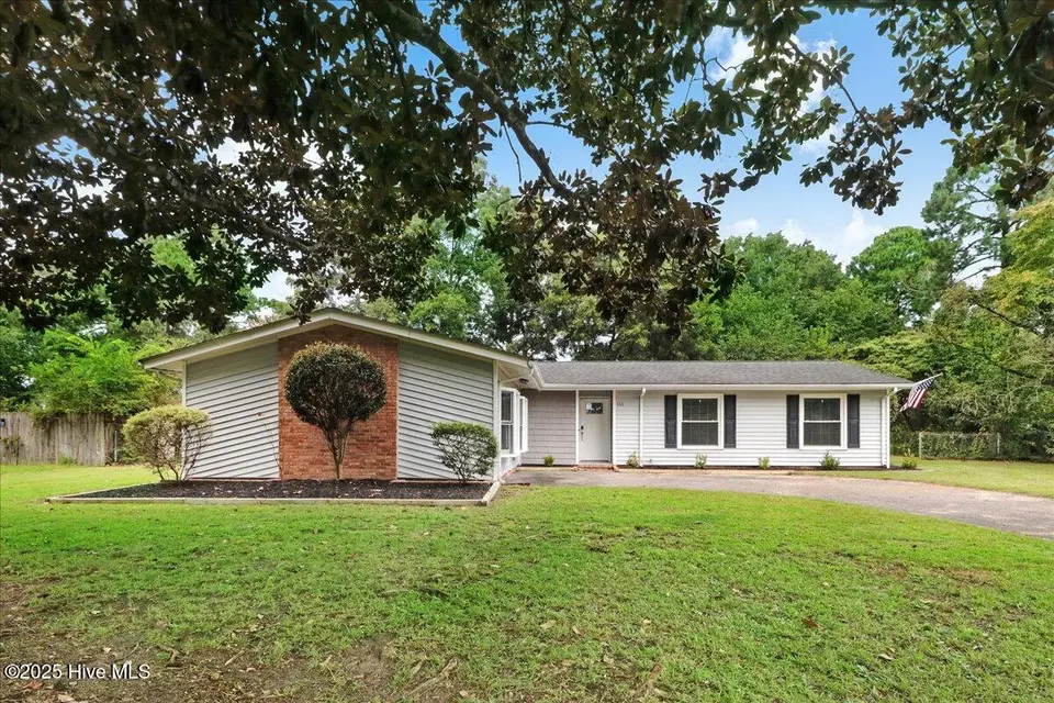 111 Robin Lake Drive, Dudley, NC 28333 — 3-bedroom home in Robin Lake, Dudley, NC, photo 1 of 32: 01-111 Robin Lake Dr-1
