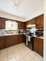 117 Quarterdeck Townes, New Bern, NC 28562 — 2-bedroom townhome in River Bend, New Bern, NC, photo 3 of 22: 951B61F5-5FBB-4DF1-AAC2-1DD11B0A642C