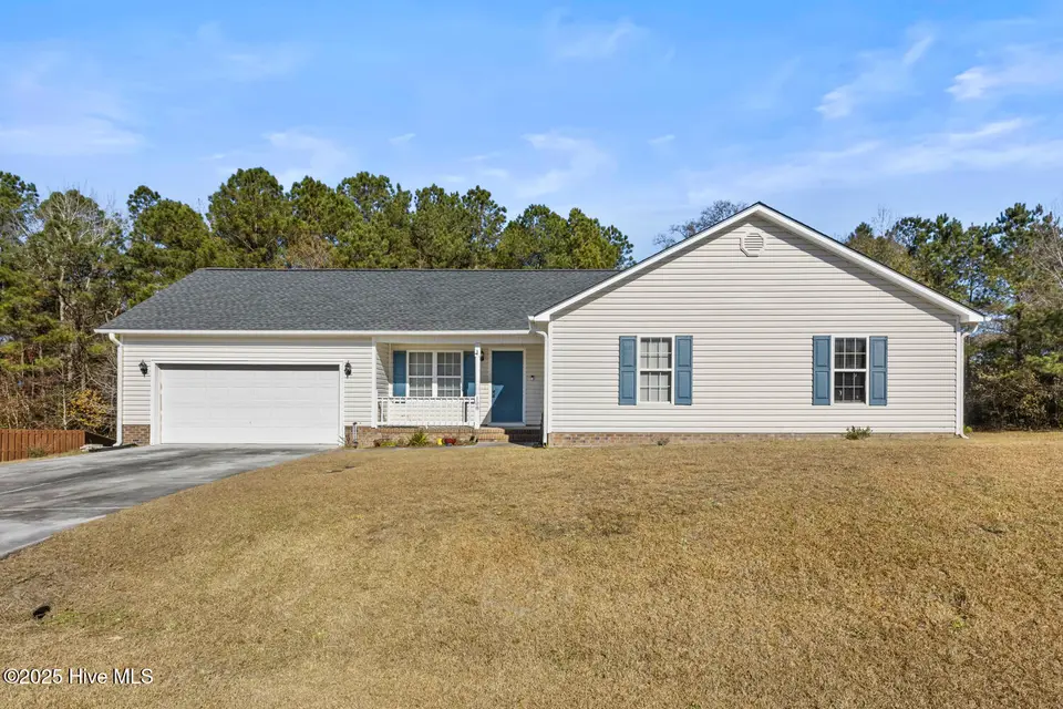 108 White Stone Court, Jacksonville, NC 28546 — 4-bedroom home in Brookstone, Jacksonville, NC, photo 1 of 26: whitestone-2