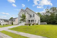 833 Tuscarora Trail, Jacksonville, NC 28546 — 4-bedroom home in Wantland's Ferry @ Towne Pointe, Jacksonville, NC, photo 6 of 35