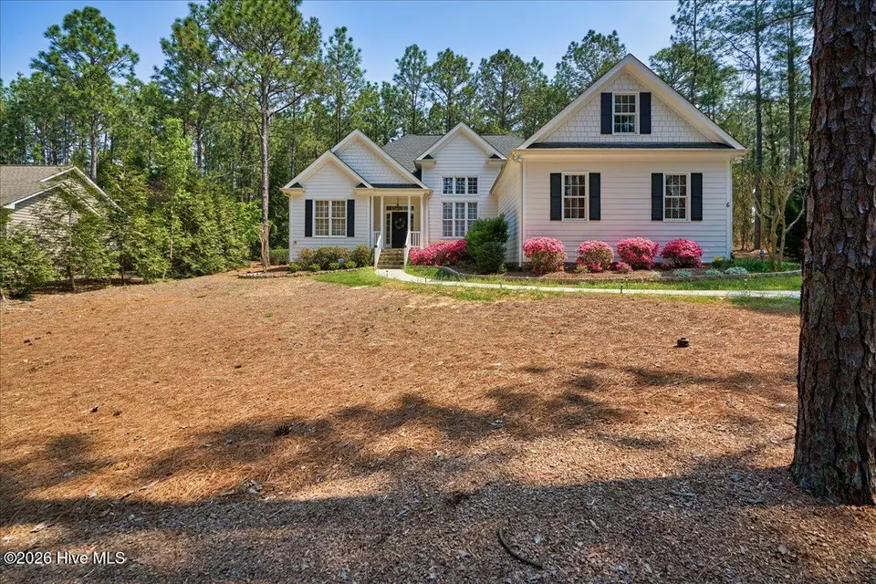 6 Shamrock Way, Pinehurst, NC 28374 — 3-bedroom home in Unit 13, Pinehurst, NC, photo 1 of 41: 44-4_6 Shamrock Way, Pinehurst