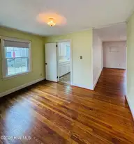 1605 Edgewood Drive, Elizabeth City, NC 27909 — 4-bedroom home in Edgewood, Elizabeth City, NC, photo 4 of 32: Dining