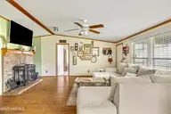 129 Aberdeen Lane, Jacksonville, NC 28540 — 3-bedroom manufactured home in Aberdeen Acres, Jacksonville, NC, photo 11 of 40