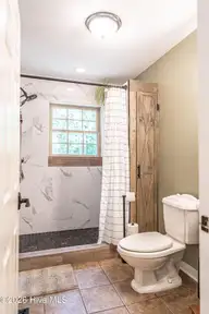 707 Alexander Drive, Aberdeen, NC 28315 — 3-bedroom home in Scotsdale, Aberdeen, NC, photo 20 of 34: Full Bathroom