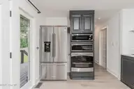 107 Boatswain Drive, New Bern, NC 28562 — 5-bedroom waterfront home in River Bend, New Bern, NC, photo 16 of 71: Kitchen