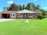 102 Yorkshire Drive, Jacksonville, NC 28546 — 3-bedroom home in Montclair, Jacksonville, NC, photo 1 of 20: IMG_4971
