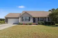 25 Lawrence Court, Smithfield, NC 27577 — 3-bedroom home, Smithfield, NC, photo 2 of 33: 001_file_4772