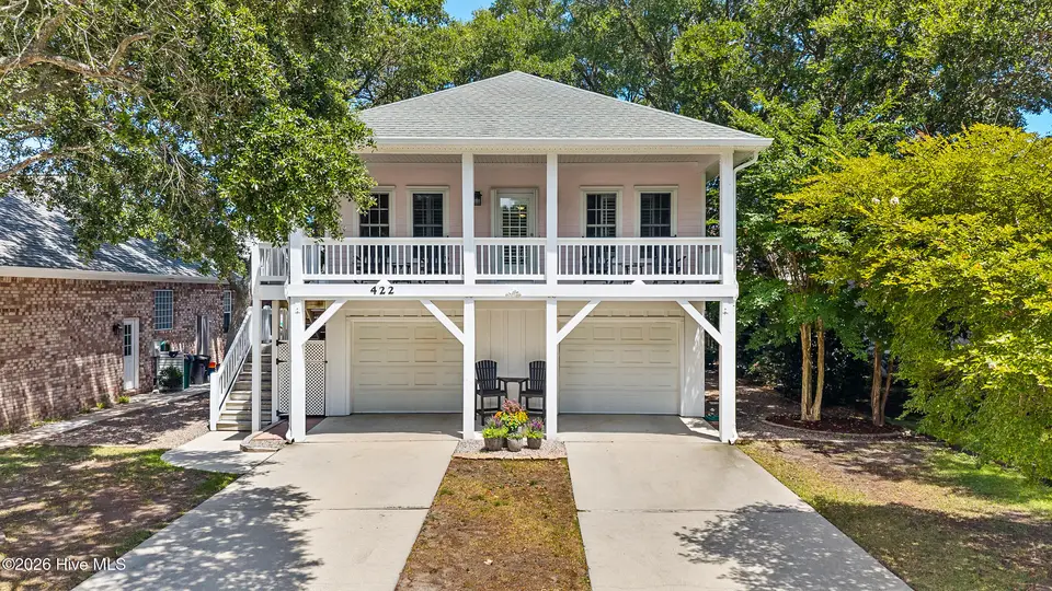 422 Settlers Lane, Kure Beach, NC 28449 — 4-bedroom home in Kure Beach Village, Kure Beach, NC, photo 1 of 44
