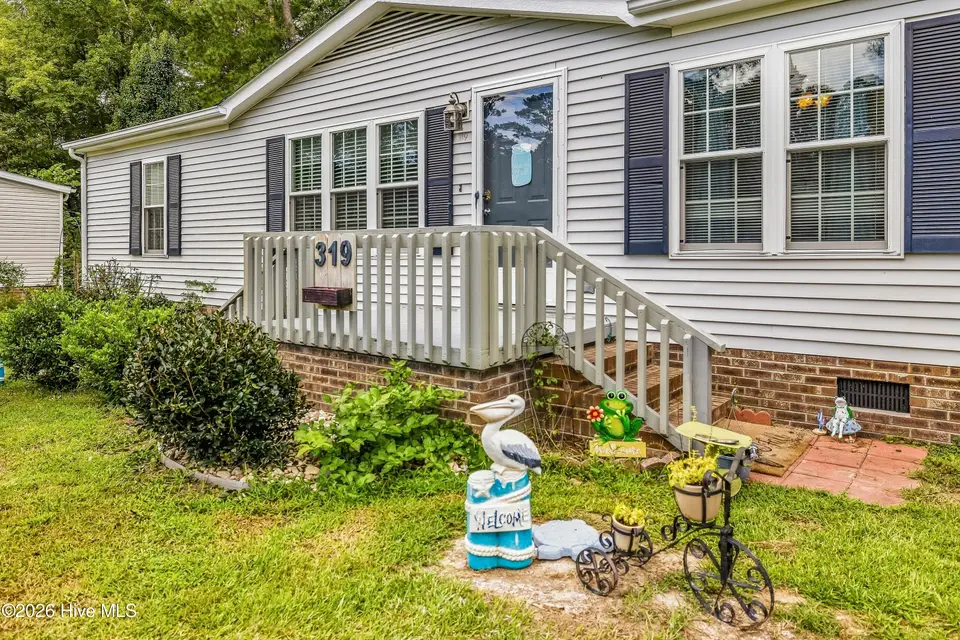 319 Beachwood Drive NW, Calabash, NC 28467 — 3-bedroom manufactured home in Ocean Forest, Calabash, NC, photo 1 of 42