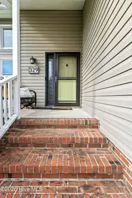 329 Southwest Drive, Jacksonville, NC 28540 — 3-bedroom home in Beech Tree Hollow, Jacksonville, NC, photo 4 of 30