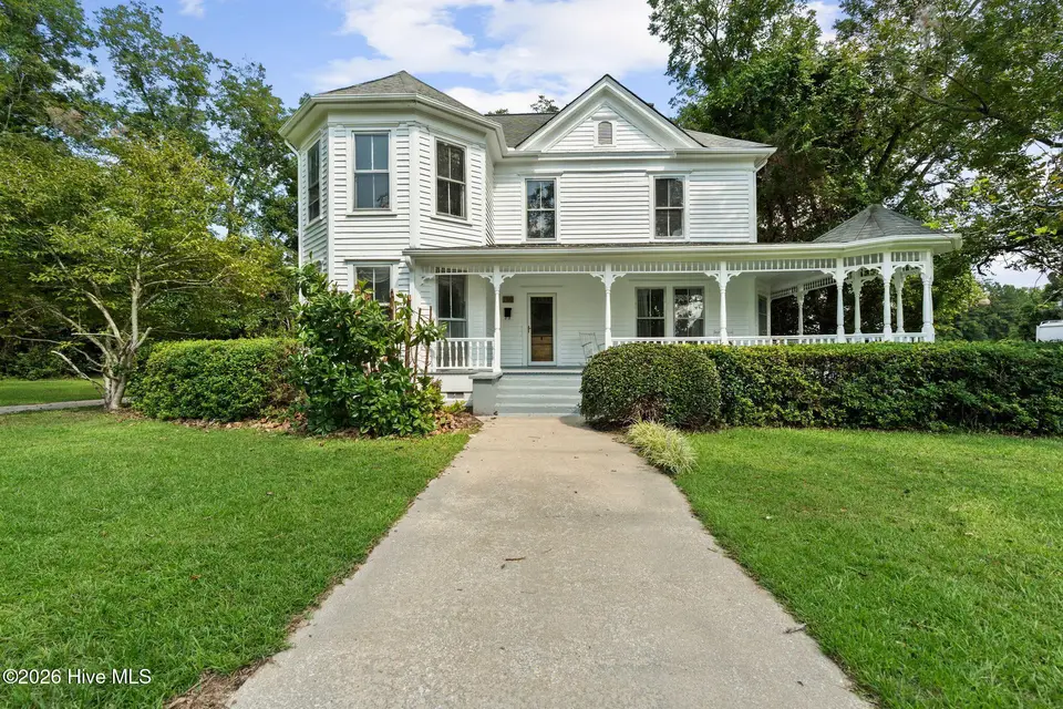 102 N Oak Street, Chadbourn, NC 28431 — 5-bedroom home, Chadbourn, NC, photo 1 of 73: 2_DSC04571