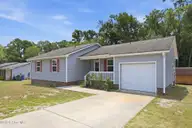104 Bayberry Road, Newport, NC 28570 — 3-bedroom home in Baywoods, Newport, NC, photo 2 of 45: 2-web-or-mls-IMG_0255