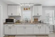 913 Bartlett Avenue, Elizabeth City, NC 27909 — 2-bedroom home in Pine Grove, Elizabeth City, NC, photo 14 of 45: Kitchen