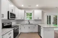 302 Hawks Bluff Drive, New Bern, NC 28560 — 3-bedroom home in Falcon Bridge, New Bern, NC, photo 5 of 34: 14-DSC09448