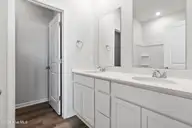 613 S Squires Run Lane, Richlands, NC 28574 — 4-bedroom home in Squires Run Village, Richlands, NC, photo 23 of 50: Master Bathroom