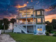 130 Heather Lane, Kure Beach, NC 28449 — 5-bedroom waterfront home in Kure Estates, Kure Beach, NC, photo 6 of 67: 005_pja16416_hdr_44