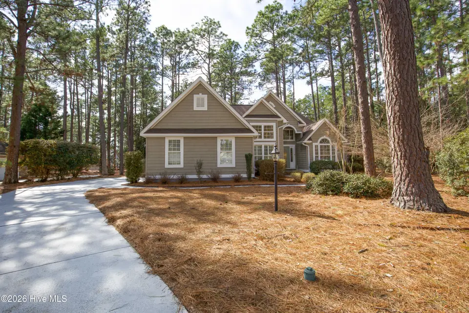 9 Cherry Lane, Pinehurst, NC 28374 — 3-bedroom home in Unit 10, Pinehurst, NC, photo 1 of 45: 9 Cherry Ln-49