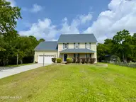 2007 Melodie Lane, Morehead City, NC 28557 — 3-bedroom home in South Shores, Morehead City, NC, photo 6 of 49: IMG_5345