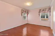 615 W Main Street, Mount Olive, NC 28365 — 6-bedroom home, Mount Olive, NC, photo 13 of 39: 18-615 W Main St-18