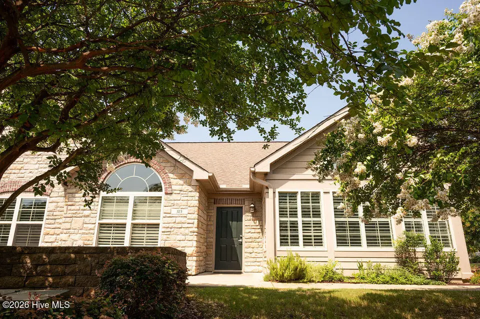 123 W Chelsea Court, Southern Pines, NC 28387 — 3-bedroom condo in Mid South Club, Southern Pines, NC, photo 1 of 59: DSC_8363
