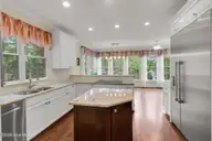 611 Creekwood Drive, Trent Woods, NC 28562 — 4-bedroom waterfront home in Creekwood, Trent Woods, NC, photo 16 of 66: 611 Creekwood Drive