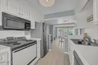4918 Seabrook Court, Wilmington, NC 28403 — 2-bedroom townhome in Stones Throw, Wilmington, NC, photo 12 of 32: 008_img_1250_642