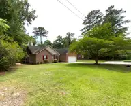 1005 Greenway Drive, Jacksonville, NC 28546 — 4-bedroom home in Country Club Acres, Jacksonville, NC, photo 3 of 43