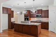 5307 Leisure Circle, Wilmington, NC 28409 — 3-bedroom waterfront home in Helms Port, Wilmington, NC, photo 8 of 55: 76_5307_leisure_cir_00076