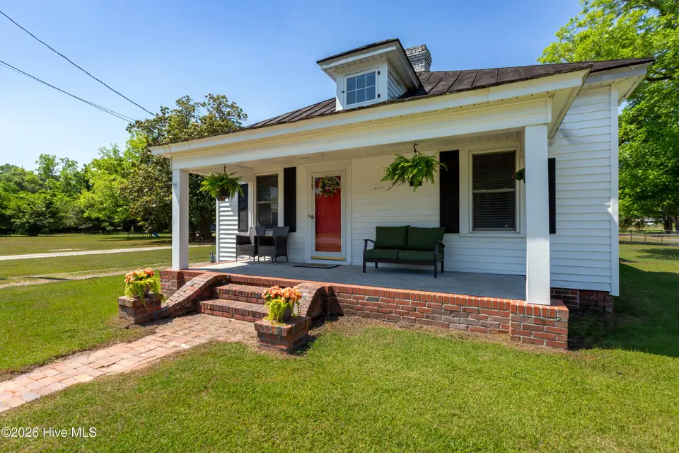 3405 Oaks Road, New Bern, NC 28560 — 3-bedroom home, New Bern, NC, photo 1 of 48: 20260518-Rock I (3425 of 1)
