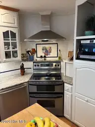 2422 Tram Road, New Bern, NC 28562 — 3-bedroom home in Olde Towne, New Bern, NC, photo 11 of 24: Kitchen
