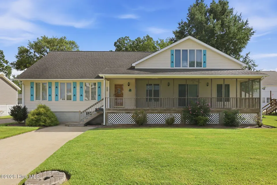 463 E Water Street, Belhaven, NC 27810 — 3-bedroom home, Belhaven, NC, photo 1 of 62: 2-web-or-mls-IMG_6091