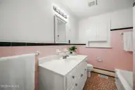 1108 Speight Street, Tarboro, NC 27886 — 3-bedroom home, Tarboro, NC, photo 22 of 35: Full Guest Bathroom