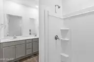 617 S Squires Run Lane, Richlands, NC 28574 — 3-bedroom home in Squires Run Village, Richlands, NC, photo 13 of 26: Master Bathroom
