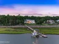 99 Sound View Drive N, Hampstead, NC 28443 — 4-bedroom waterfront home in Belvedere Plantation, Hampstead, NC, photo 3 of 73
