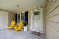 122 Laura Drive, New Bern, NC 28562 — 3-bedroom home in Forest Run, New Bern, NC, photo 7 of 42: 122 Laura Drive, New Bern, NC