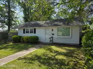 108 S Lee Street, Whiteville, NC 28472 — 2-bedroom home, Whiteville, NC, photo 2 of 10