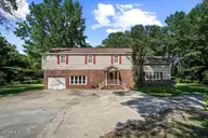 4606 Country Club Drive N, Wilson, NC 27896 — 5-bedroom home in Country Club Colony, Wilson, NC, photo 3 of 24: 03-4606 Country Club Dr N-3